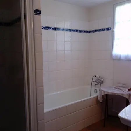 Chambres De Manegat Bed & Breakfast *